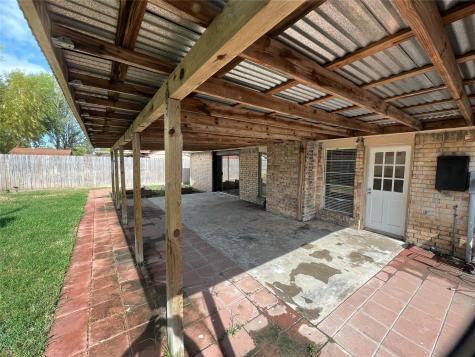 9806 Hummingbird Street La Porte TX 77571