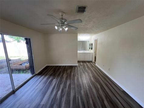 9806 Hummingbird Street La Porte TX 77571