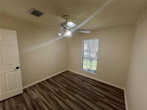 9806 Hummingbird Street La Porte TX 77571