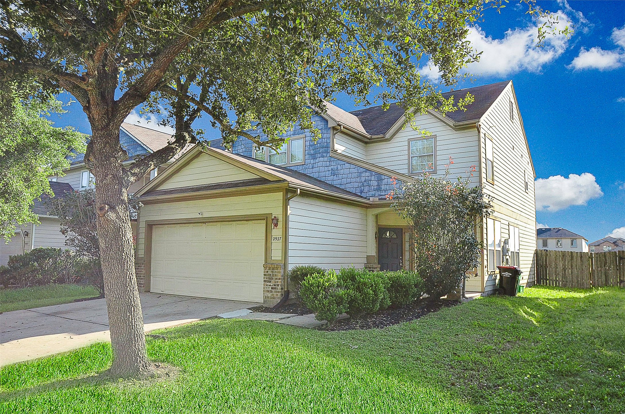2927 Feather Green Trail Fresno TX 77545