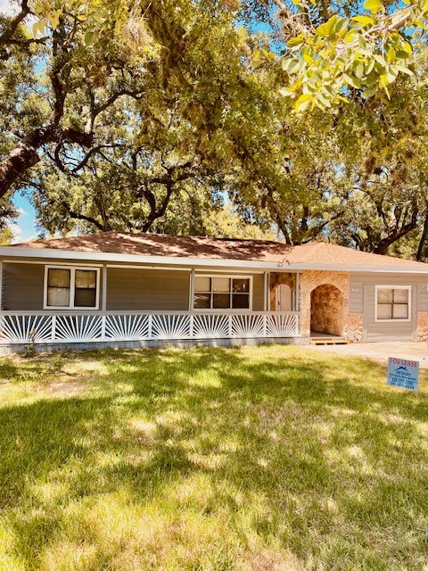 914 Meyers Street Clute TX 77531
