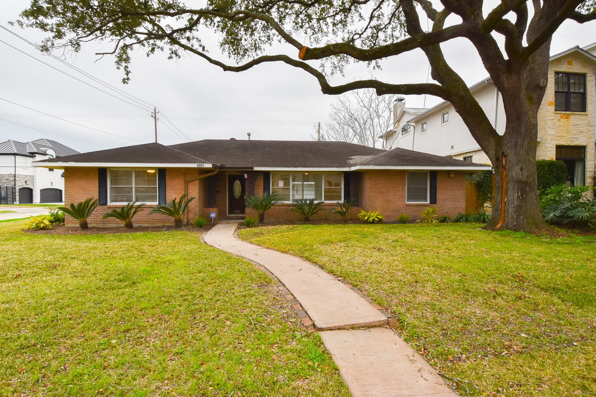 4901 Valerie Street Bellaire TX 77401