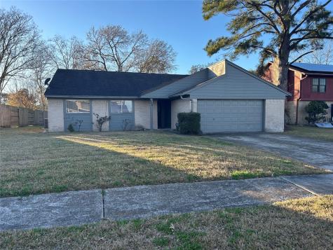 460 E Castle Harbour Drive Friendswood TX 77546