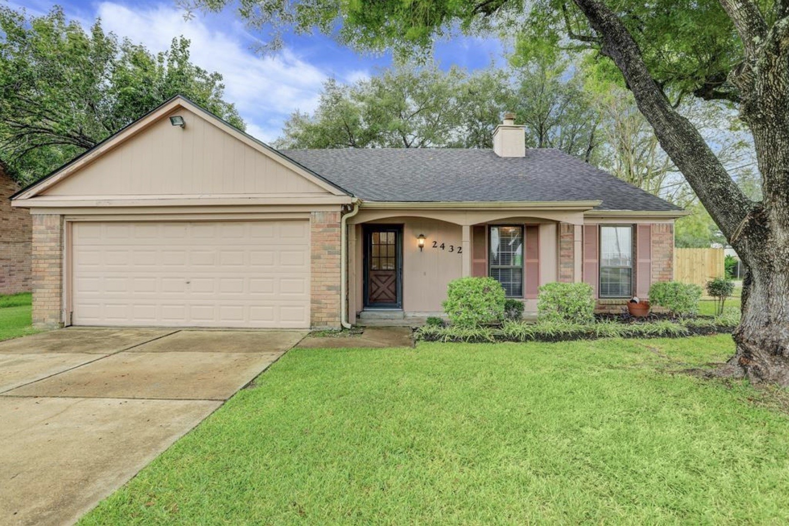 2432 Shadybend Drive Pearland TX 77581