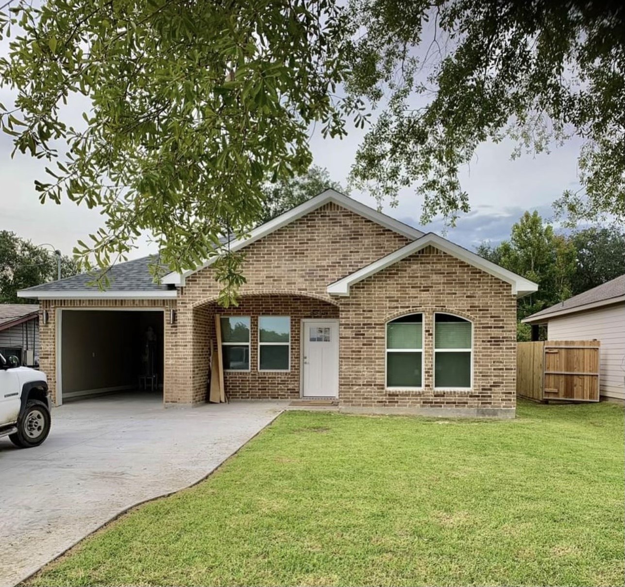 8585 Holmes Road Nederland TX 77627