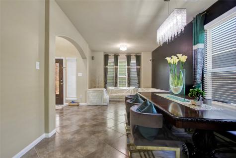1242 S Maple Drive Katy TX 77493