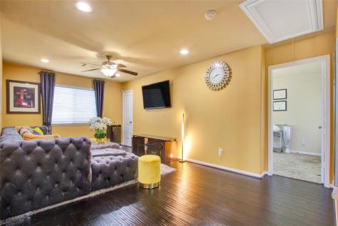1242 S Maple Drive Katy TX 77493