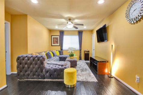 1242 S Maple Drive Katy TX 77493