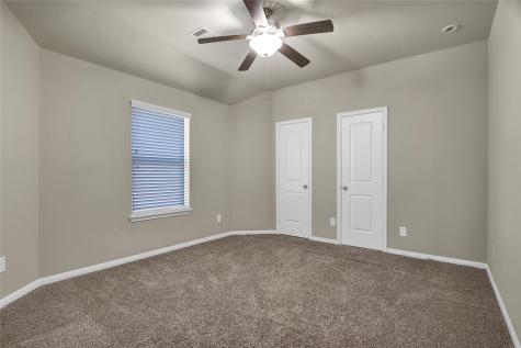 1242 S Maple Drive Katy TX 77493