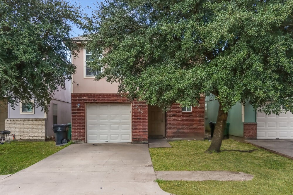 4950 N Cancun Drive Houston TX 77045