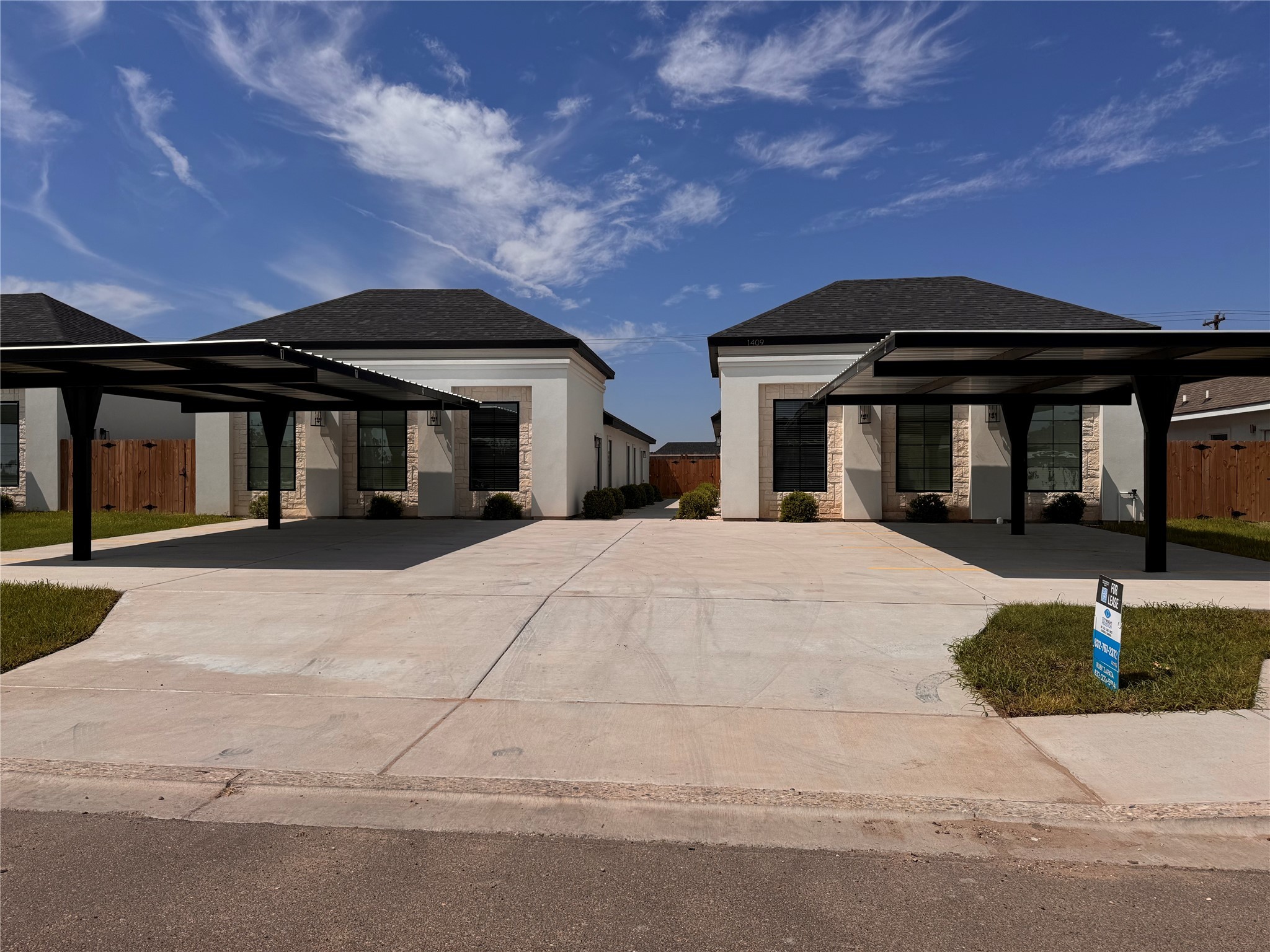1409 S Xanthia Street Alton TX 78573