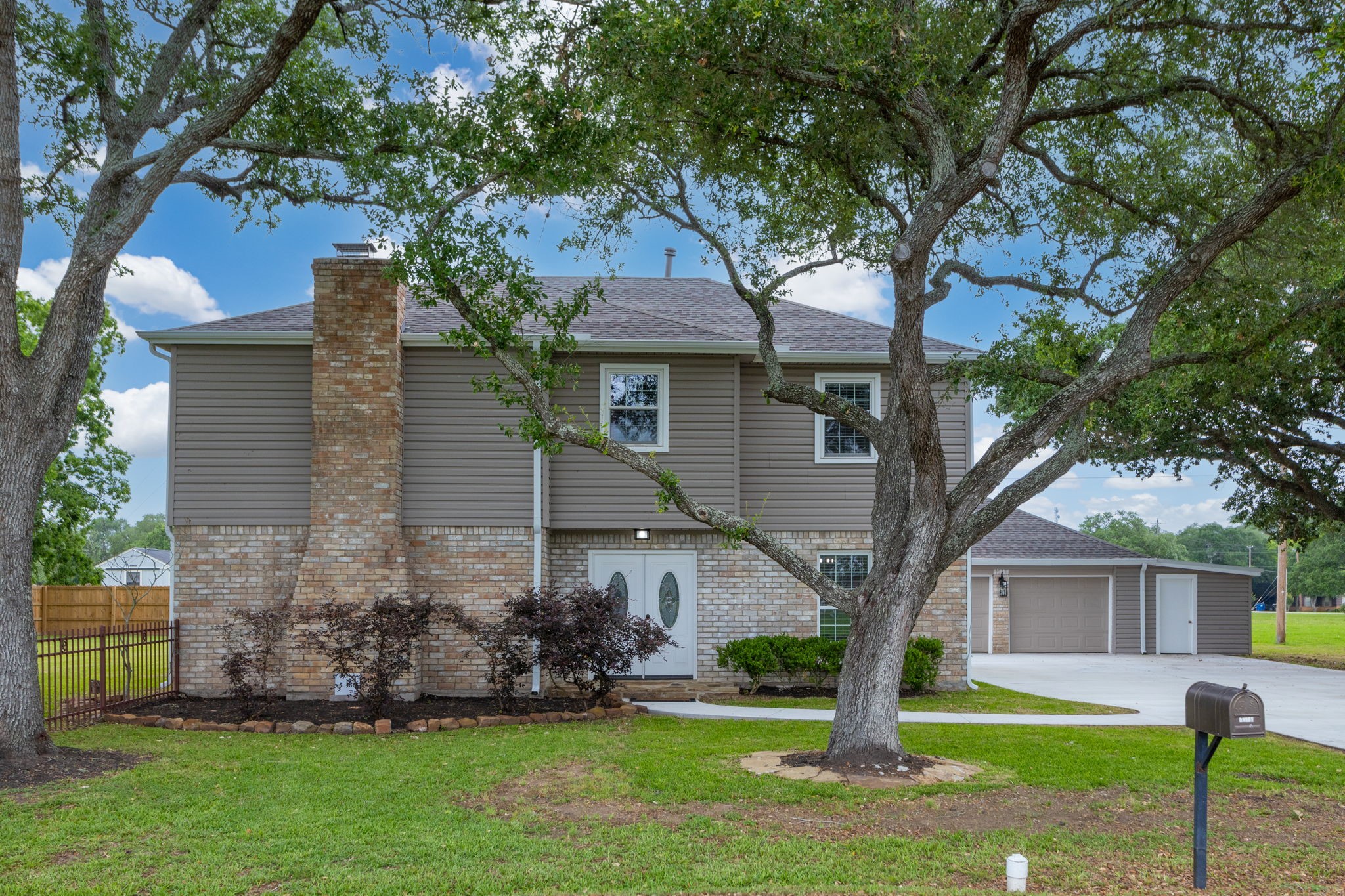 114 Lakeway Street Eagle Lake TX 77434