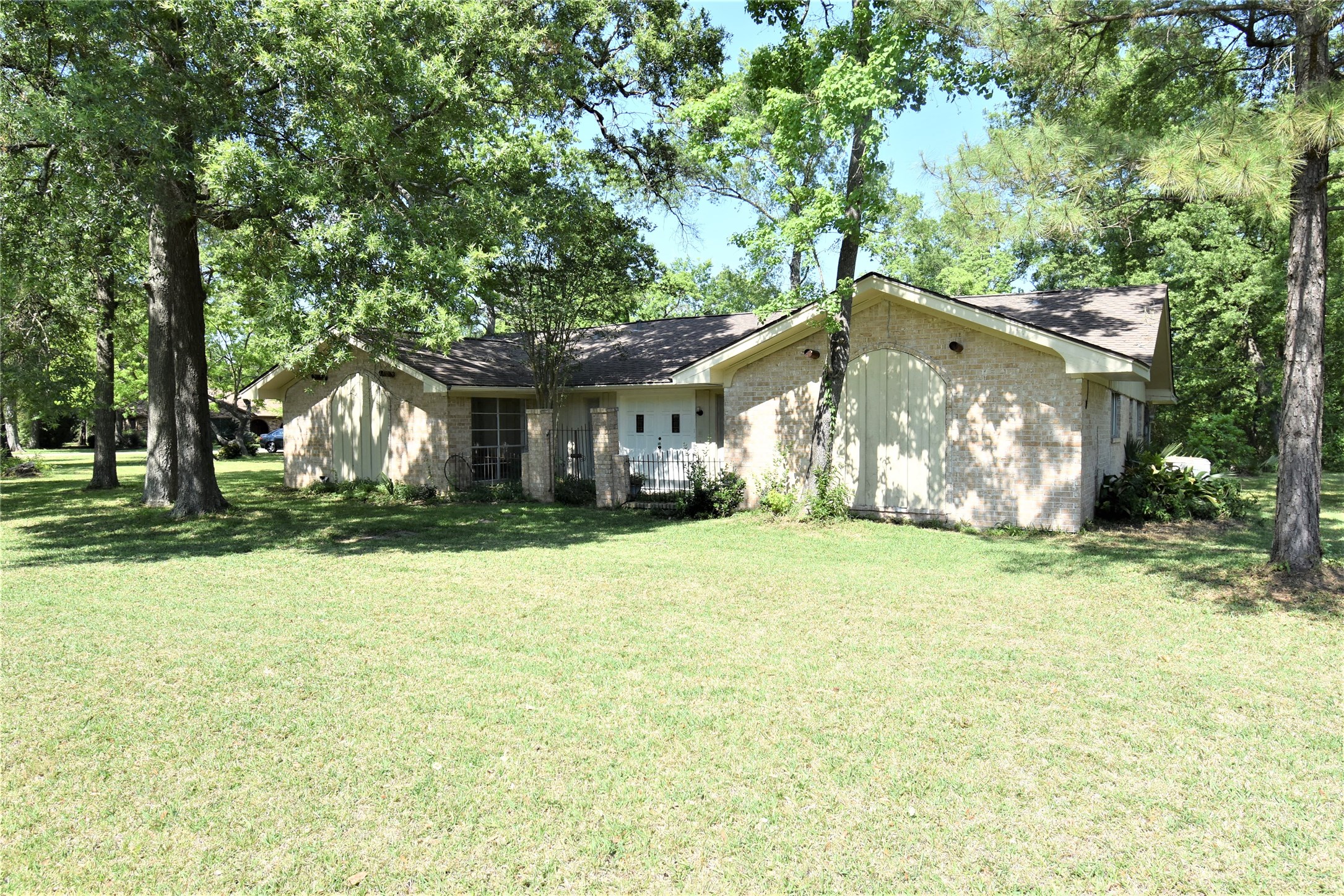 126 Rolling Wood Road Baytown TX 77520