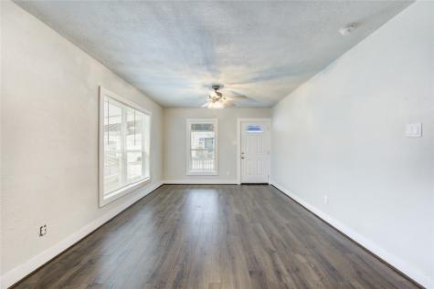 1206 Aurora Street B Houston TX 77009