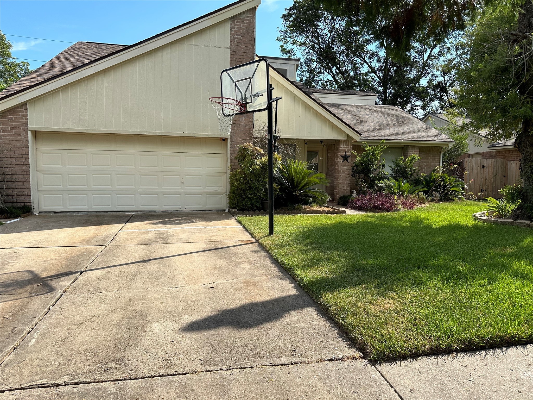 2506 Long Reach Drive Sugar Land TX 77478