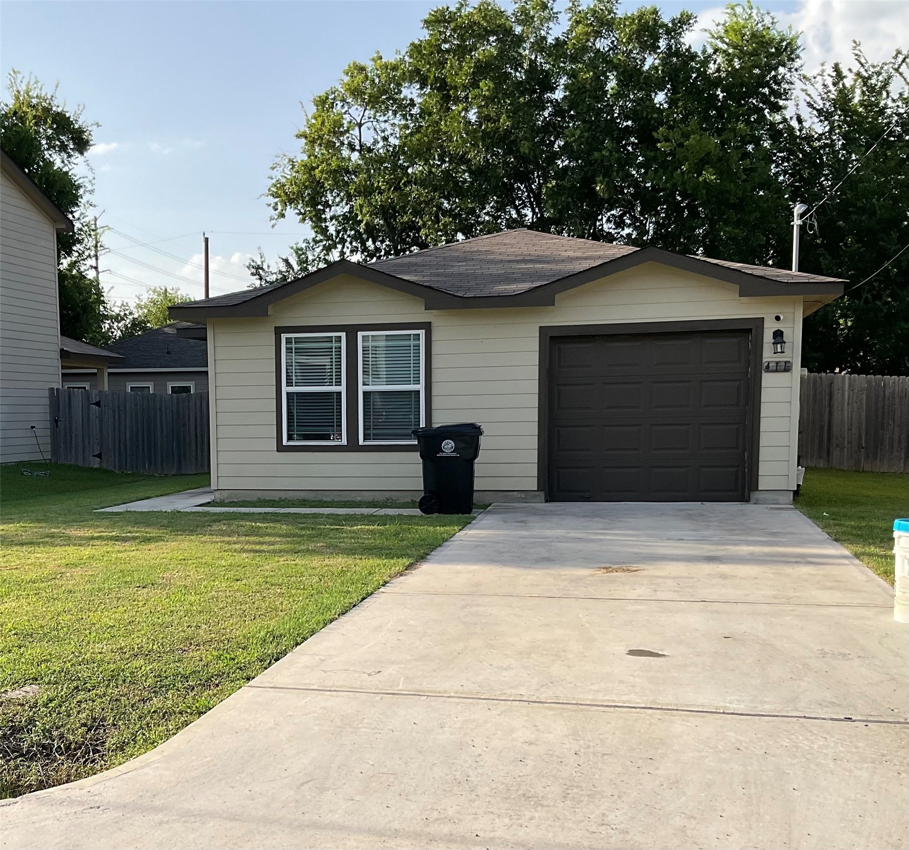 411 Armstrong Street Houston TX 77029