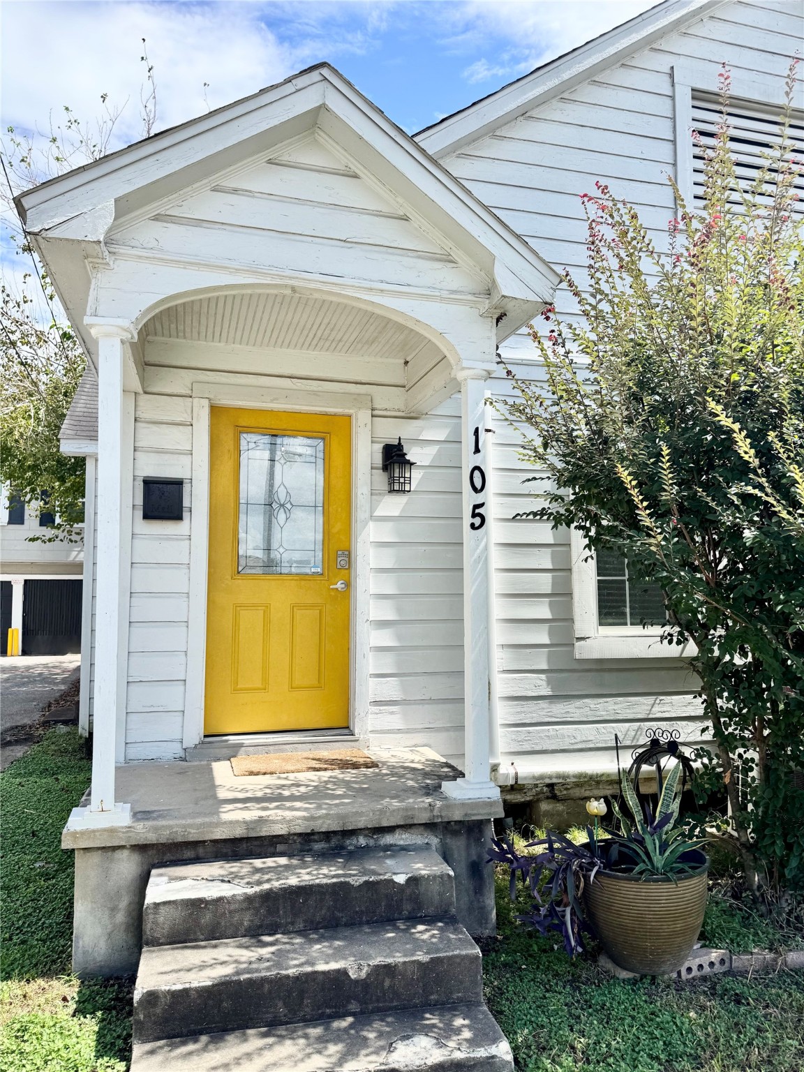 105 Hunt Street Houston TX 77003