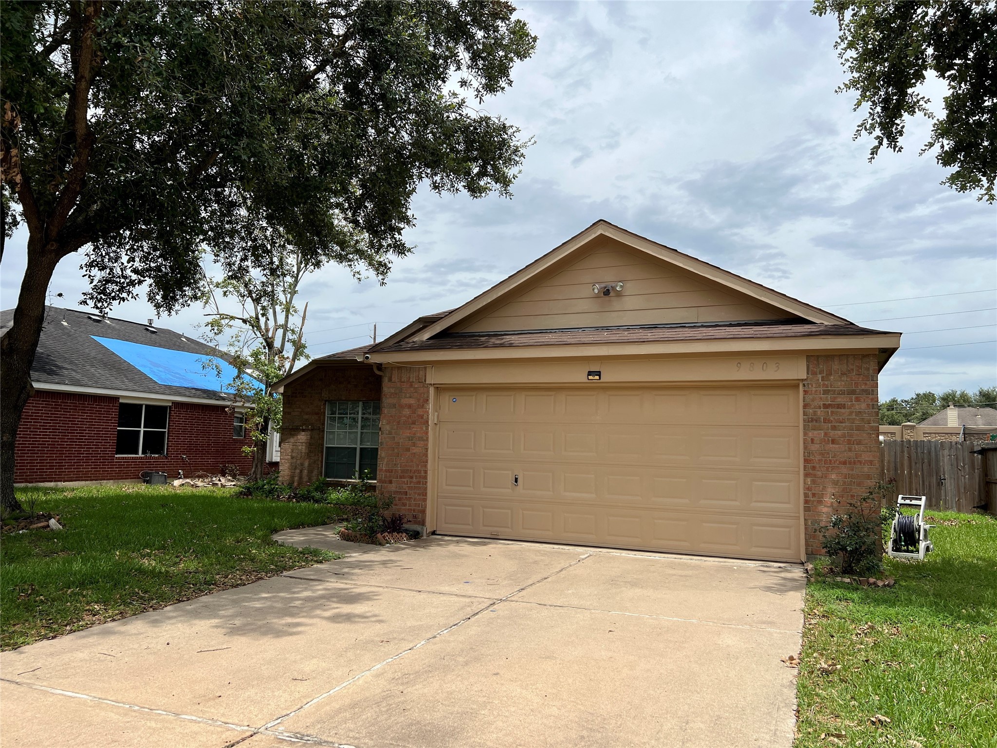9803 Hallmark Lane Pearland TX 77584