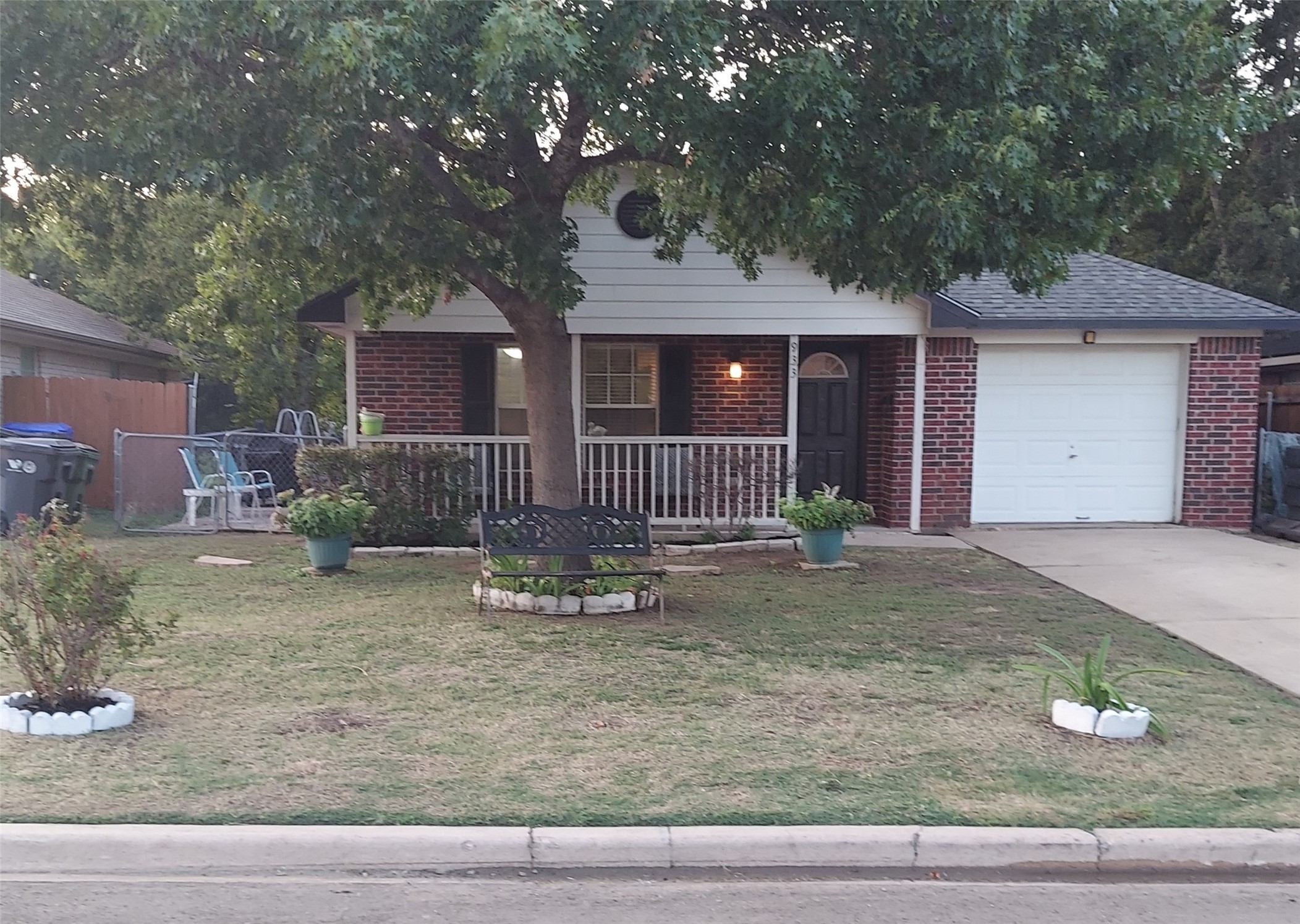 933 Valentine Avenue Waco TX 76706