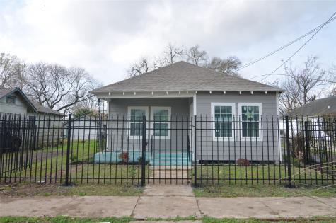 2211 Davis Street Houston TX 77026