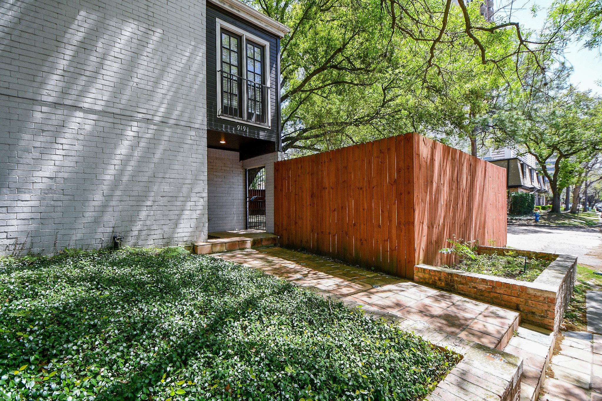 919 S Ripple Creek Drive Houston TX 77057