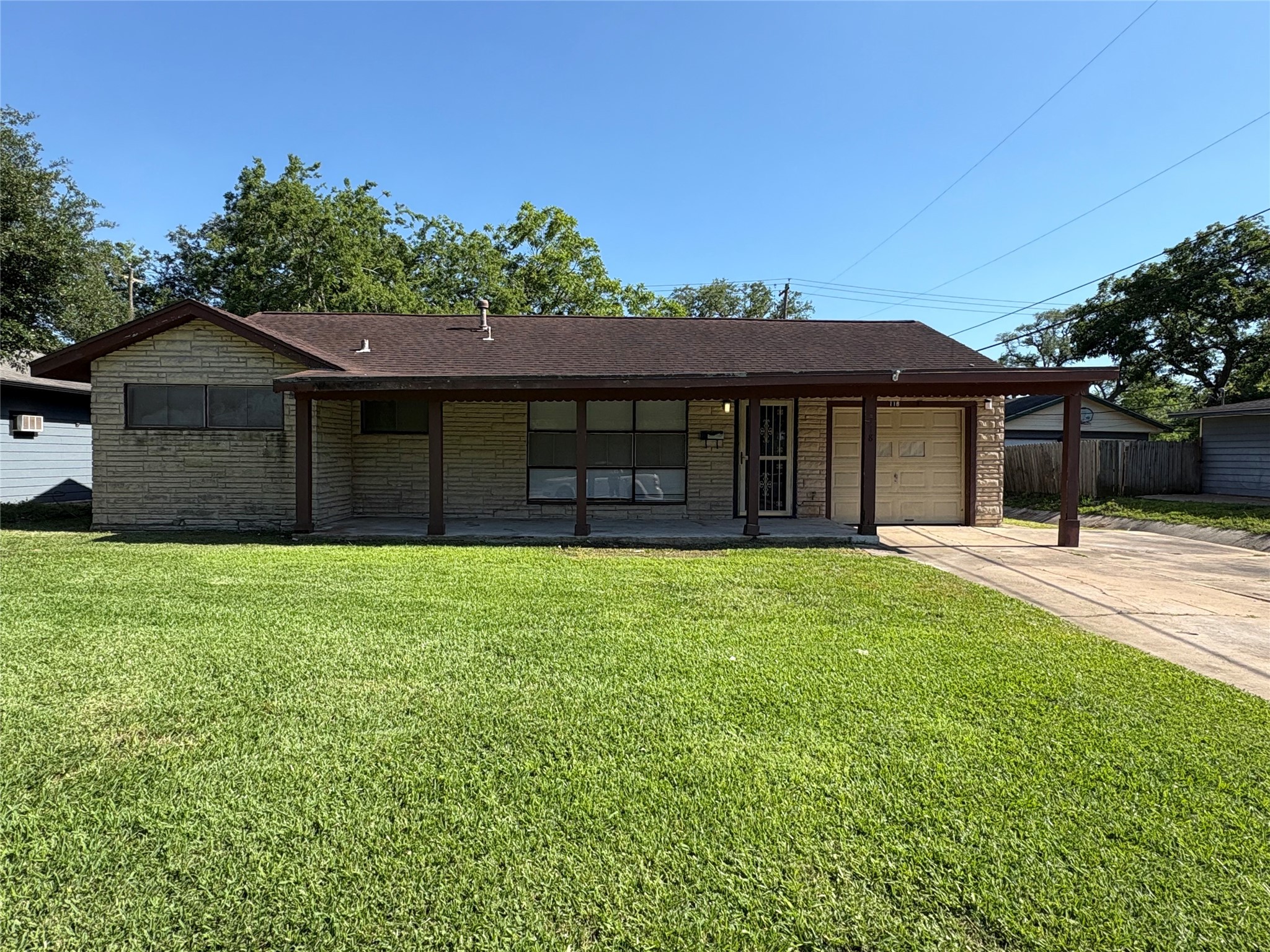 118 Jonquil Street Lake Jackson TX 77566