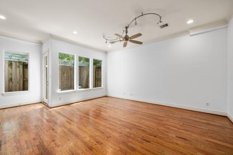 2743 Sherwin Street Houston TX 77007