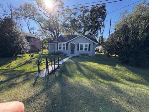 306 N Elm Street Tomball TX 77375