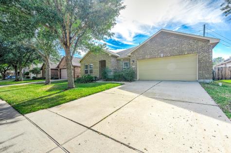 13314 Misting Falls Lane Pearland TX 77584