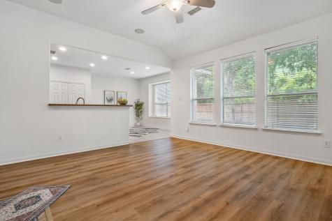 66 N Creekmist Place Conroe TX 77385