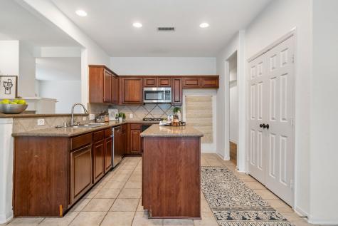 66 N Creekmist Place Conroe TX 77385