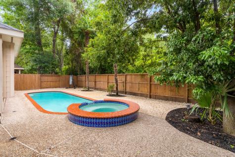 66 N Creekmist Place Conroe TX 77385
