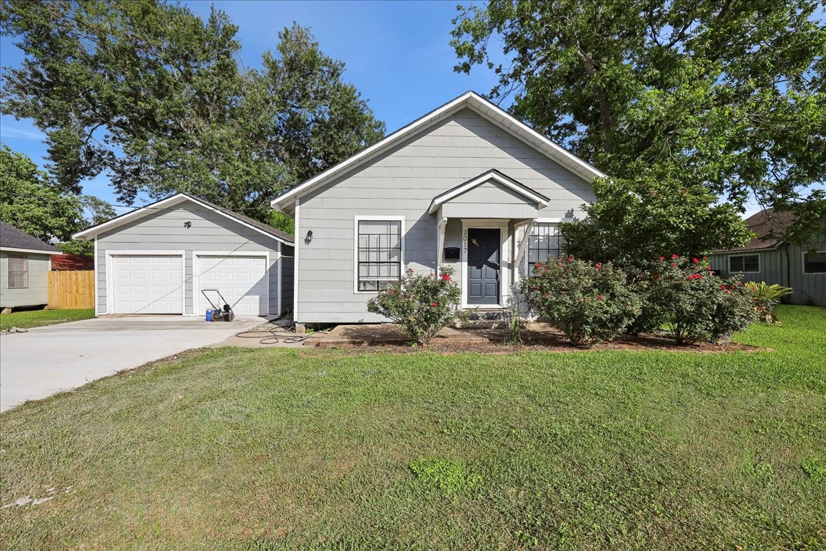2017 Avenue F Nederland TX 77627