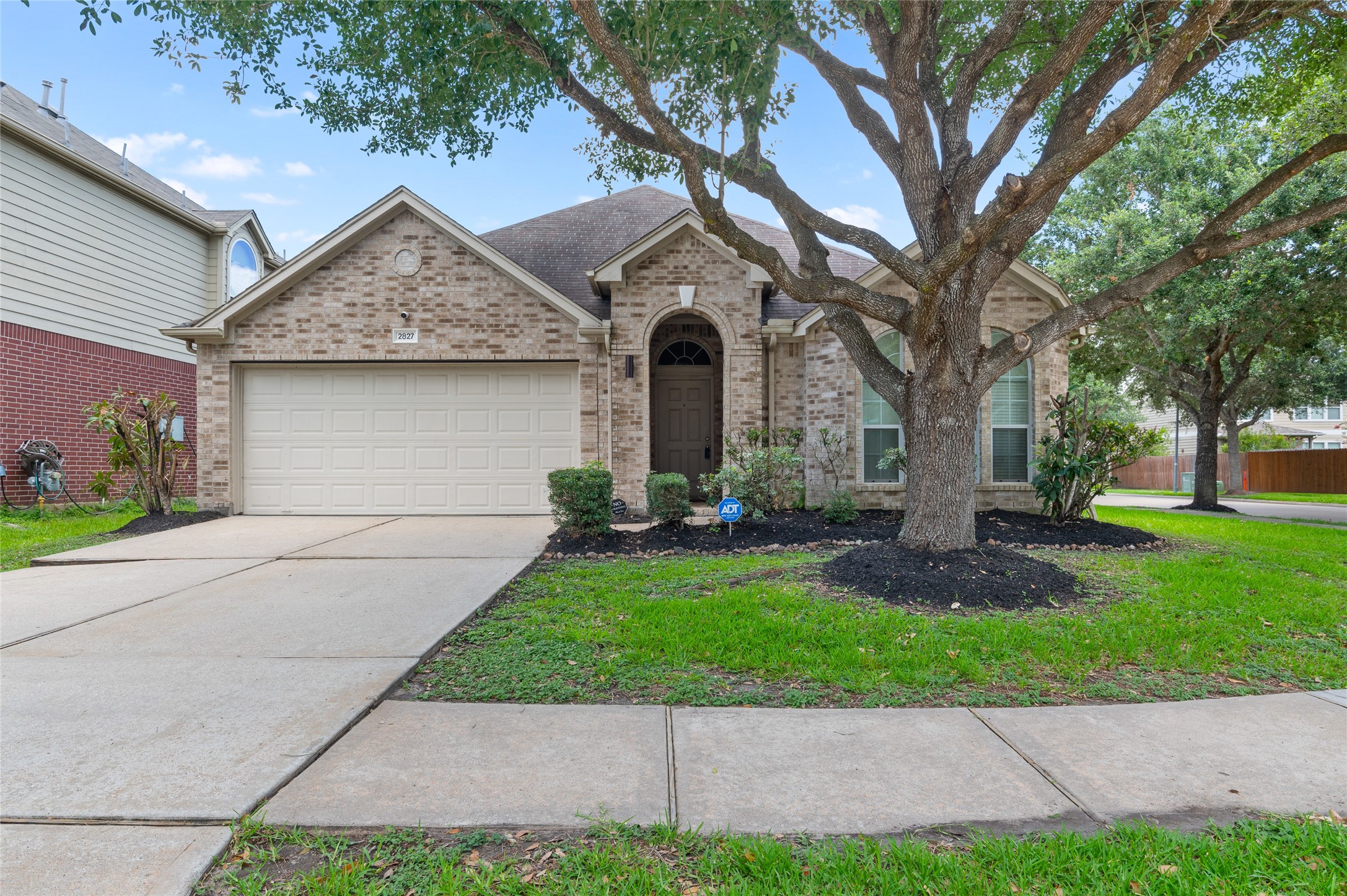 2827 Darby Brook Drive Fresno TX 77545