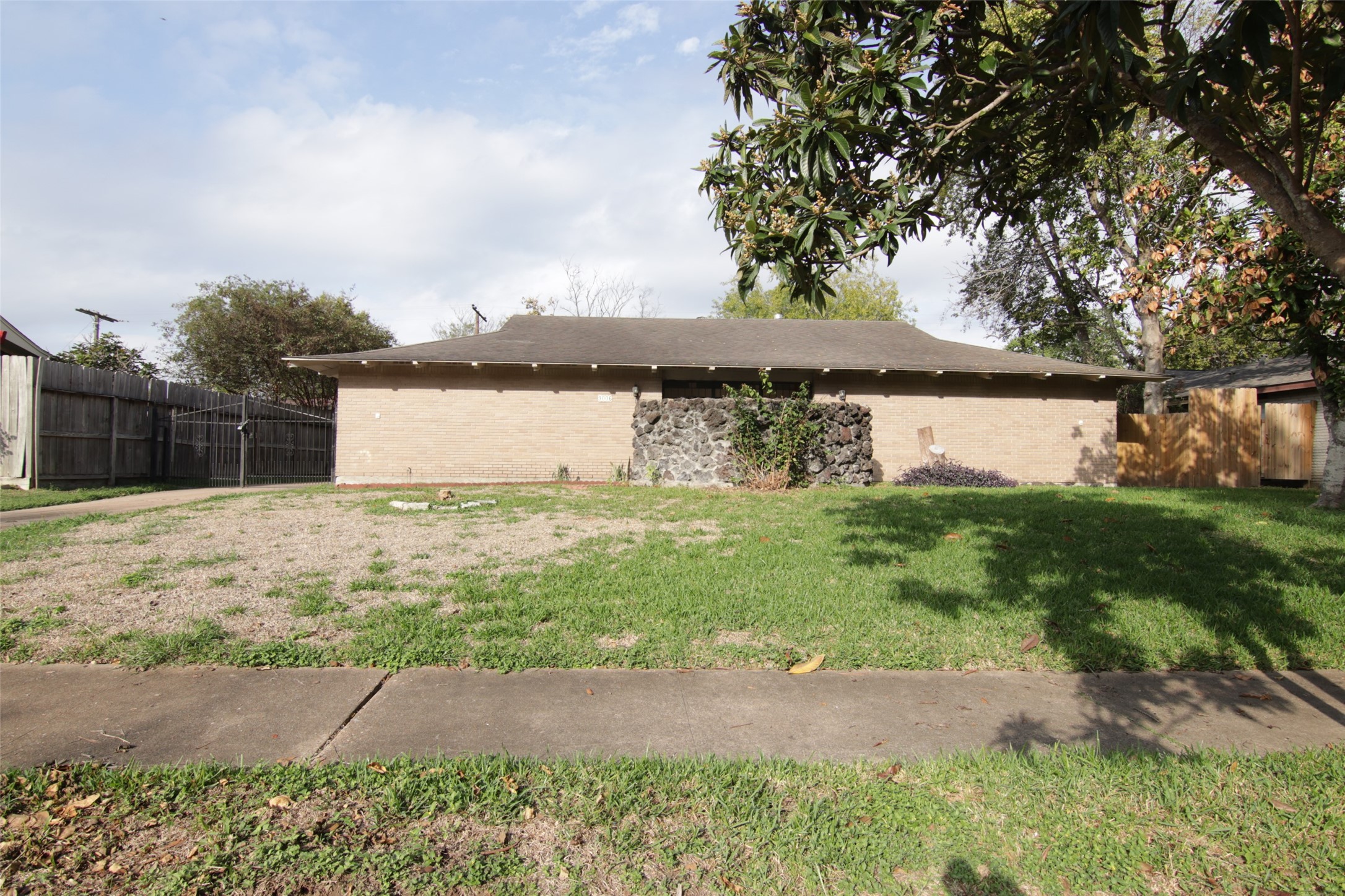 9006 Rowan Lane Houston TX 77036