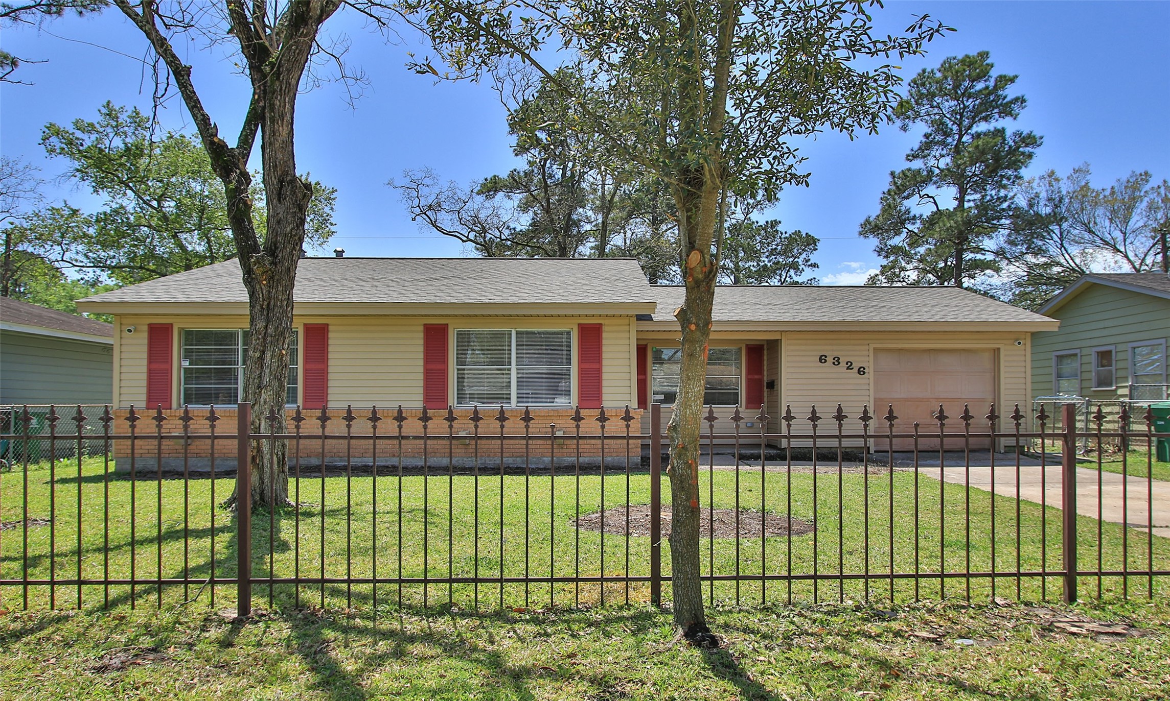 6326 Guadalupe Street Houston TX 77016