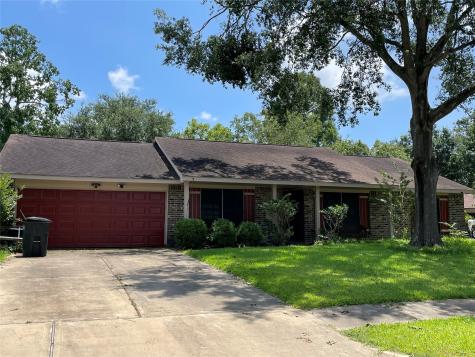 1314 Oak Hollow Drive Friendswood TX 77546