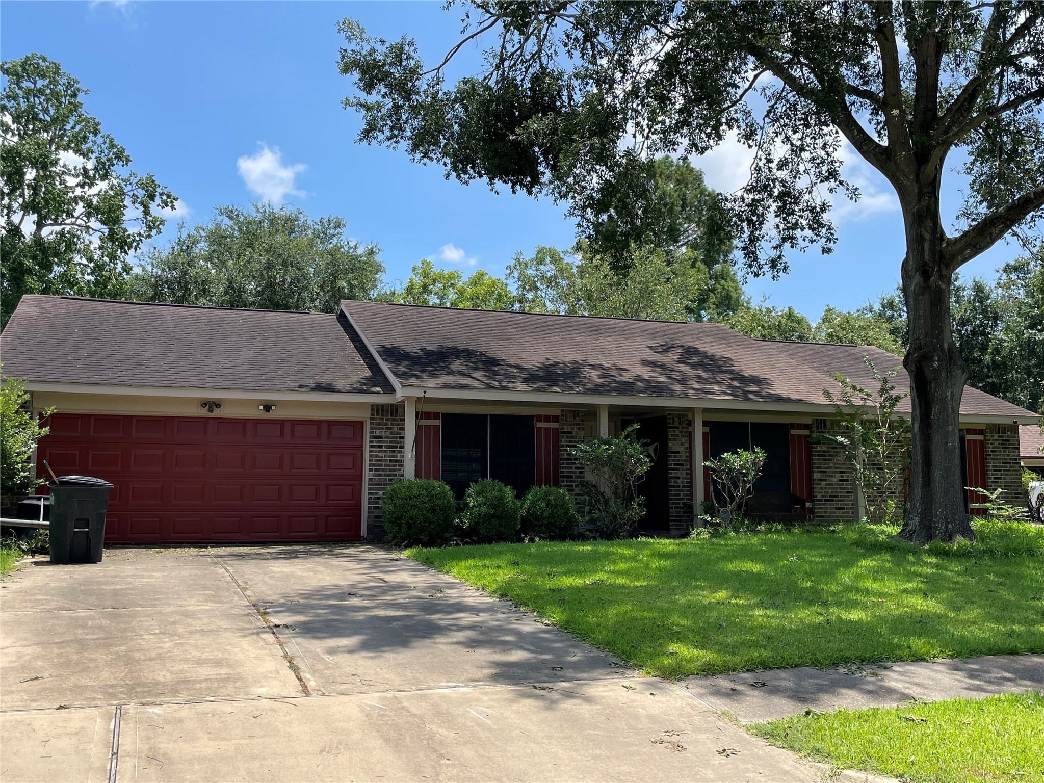 1314 Oak Hollow Drive Friendswood TX 77546
