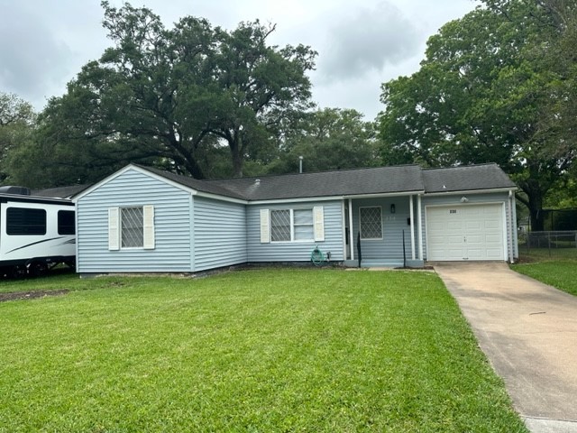 230 Laurel Street Lake Jackson TX 77566
