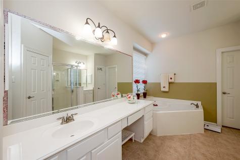 14811 Summer Knoll Lane Houston TX 77044