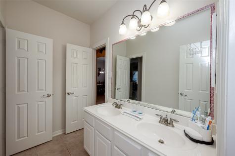 14811 Summer Knoll Lane Houston TX 77044