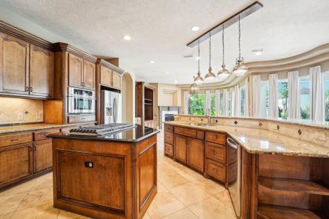 37 Kings Lake Estates Boulevard Humble TX 77346