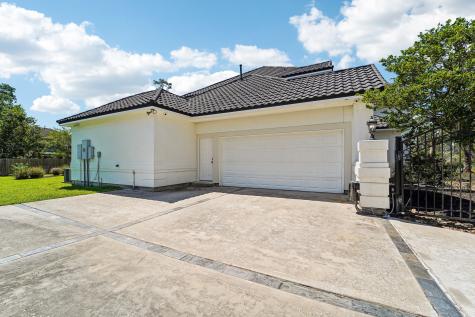 37 Kings Lake Estates Boulevard Humble TX 77346