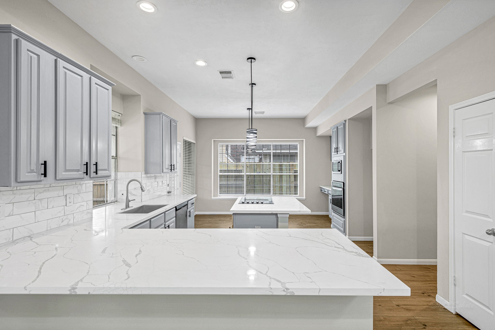 8827 Lawncliff Lane Houston TX 77040