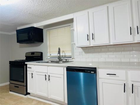 166 Sycamore Street Richwood TX 77531