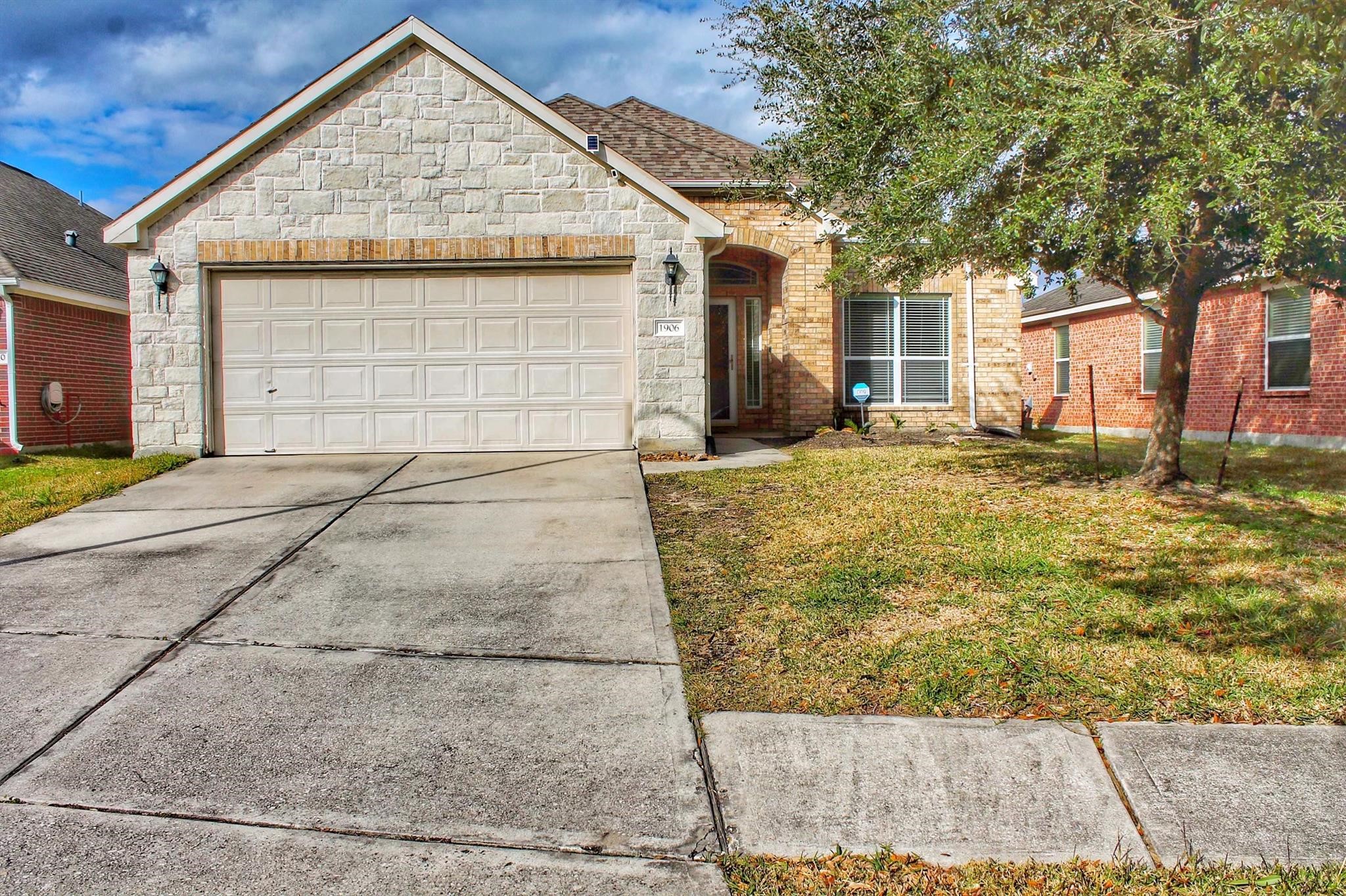 1906 Midnight Lane Houston TX 77047