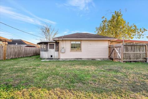 13101 Knollcrest Street Houston TX 77015