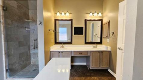 1805 Oak Hollow Drive W Pearland TX 77581