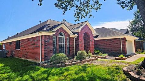 1805 Oak Hollow Drive W Pearland TX 77581