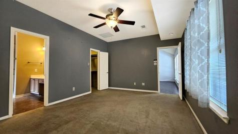 1805 Oak Hollow Drive W Pearland TX 77581
